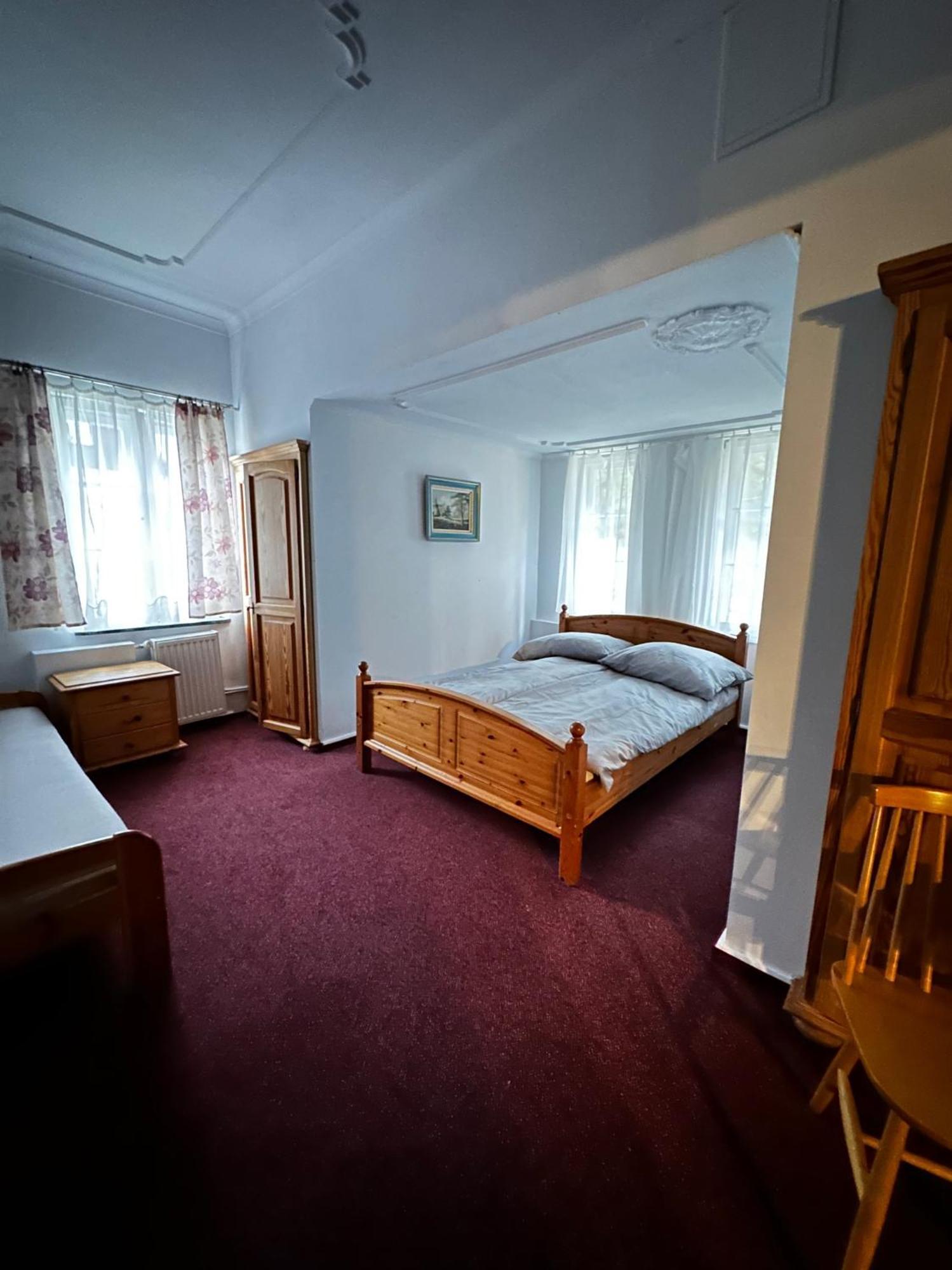 Hotel Krasnoludki Sosnówka Buitenkant foto